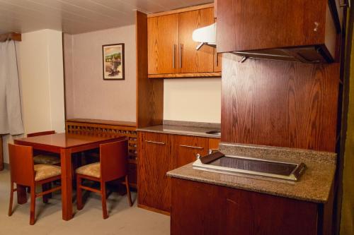 Gallery image of Merab Hotel in Kfardebian