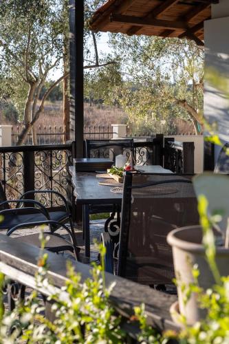 Balkoni atau teres di Villa Joy