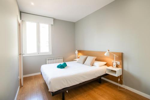 24mal1073-Marvellous 2BR flat near Sagrada Familia