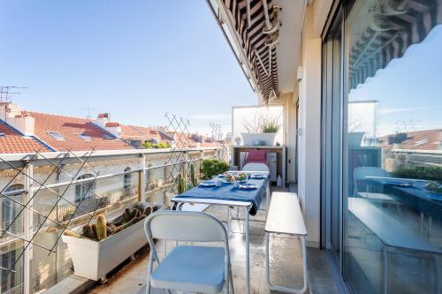 LE FRANCIA II AP4197 By RIVIERA HOLIDAY HOMES