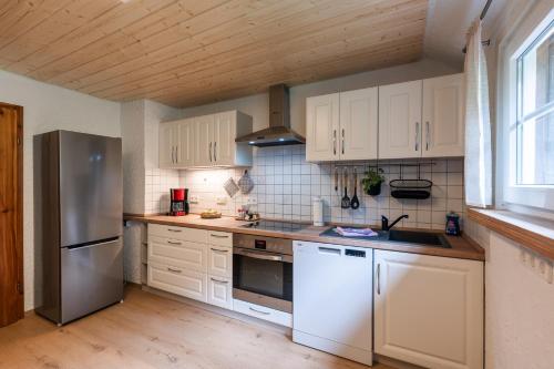 Dapur atau dapur kecil di Schwarzwaldhaus Zwink