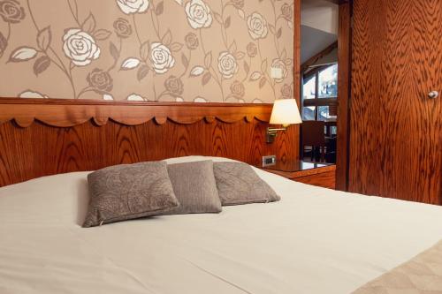 Gallery image of Merab Hotel in Kfardebian