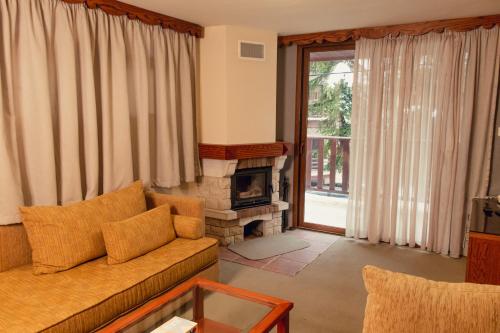 Gallery image of Merab Hotel in Kfardebian