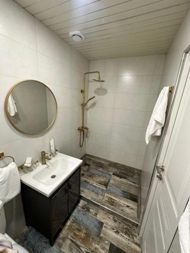 Un baño de Garden Hotel Yerevan