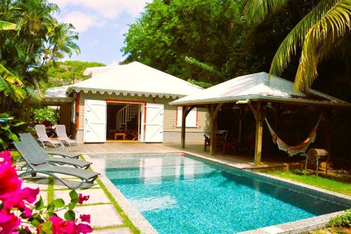 Villa Émeraude - Superbe Villa Créole, accès direct Plage du Diamant, Magnifique piscine