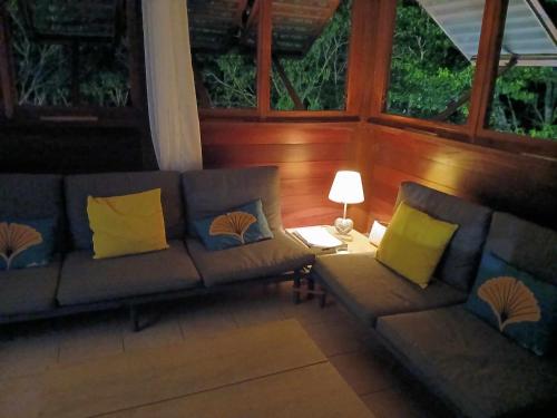 O zonă de relaxare la Duplex Toti la - TropicalKaz Guadeloupe