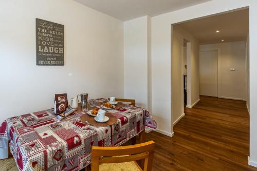 Letto o letti in una camera di MAISON NUEVA - Relax e vista Montagna - LA THUILE 0104