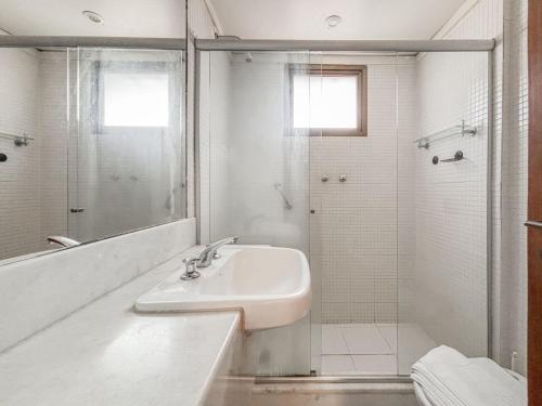 Et badeværelse på 305 Flat em Ipanema