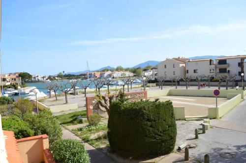 Appartement Studio cabine 4 couchages SAINT CYPRIEN SC070-084
