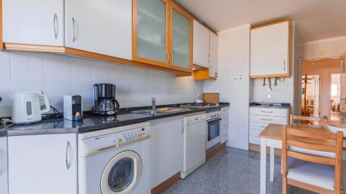 Stylish Apartment with Parking by LovelyStay