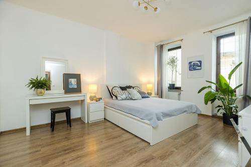SuperApart Chmielna apt 100, Comfort and Style in the Heart of the City