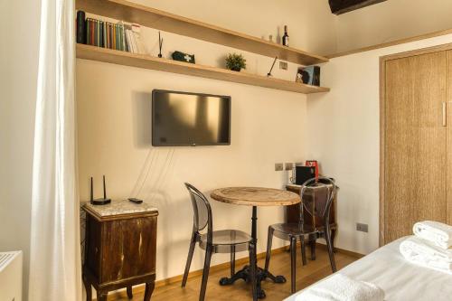 Just Urban Stays - Bright Penthouse - Heart of Milan 10 min to Duomo