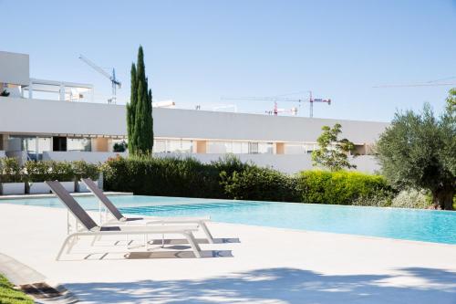 Luxury Apartment - Pool View, Sun & Shade Terraces, Near Golf & Padel