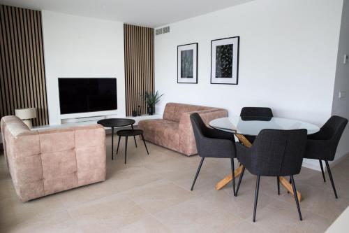 Luxury Apartment - Pool View, Sun & Shade Terraces, Near Golf & Padel