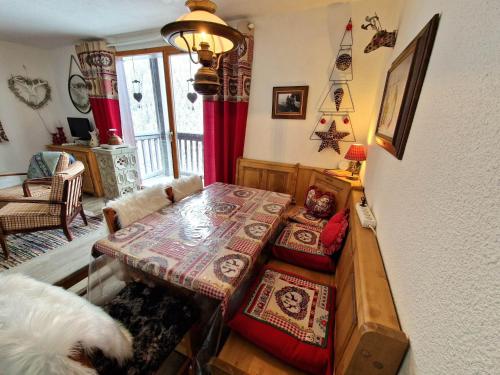 Photo de la galerie de l'établissement Magnifique 2 pièces + cabine 6 pers rénové au coeur de Valfréjus - FR-1-265-341, à Modane