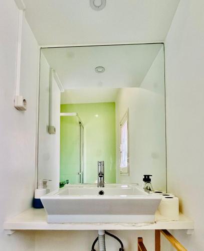 Tram 28 cozy apartment in Alfama