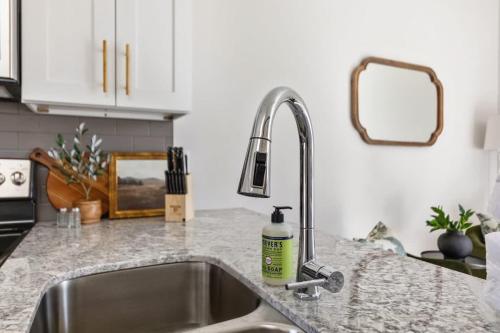 Φωτογραφία από το άλμπουμ του Charming Townhome - New Construction σε Lafayette