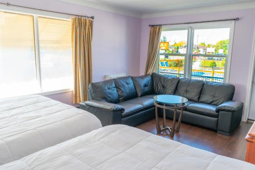 Χώρος καθιστικού στο Niagara Holiday Apartment