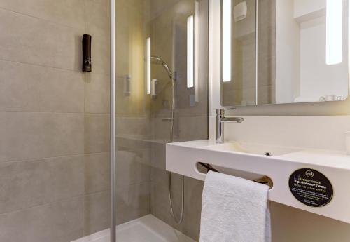 Koupelna v ubytování B&B HOTEL Epernay