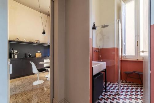GuestHost - Central and Modern apartment in Rione Monti