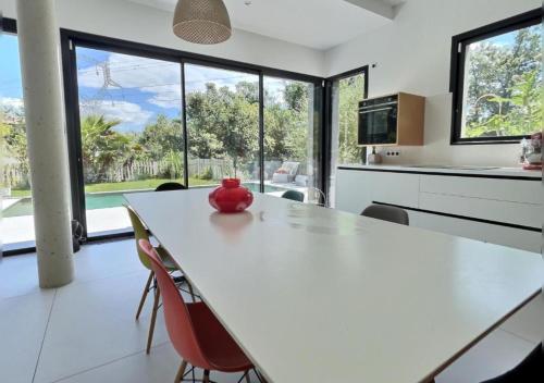 Φωτογραφία από το άλμπουμ του Villa Iris en Ardèche - Piscine Privée et Jardin σε Saint-Peray
