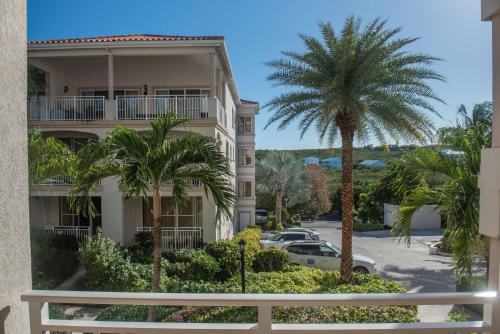 Fotografie z fotogalerie ubytování Private Poolside, Loft-Like Condo with Panoramic Grace Bay Views, Walk to Beach, Restaurants, & Turtle Cove Marina! v destinaci Turtle Cove