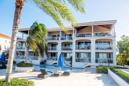 Fotografie z fotogalerie ubytování Private Poolside, Loft-Like Condo with Panoramic Grace Bay Views, Walk to Beach, Restaurants, & Turtle Cove Marina! v destinaci Turtle Cove