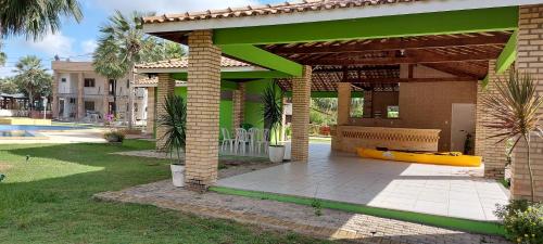 Κήπος έξω από το Flat lençóis park bhs