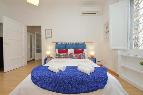 San Pietros Flat by DomusDimore