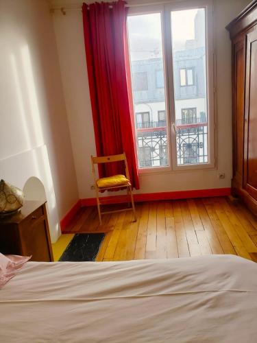 Postel nebo postele na pokoji v ubytování Un petit coin de soleil chez l'habitant