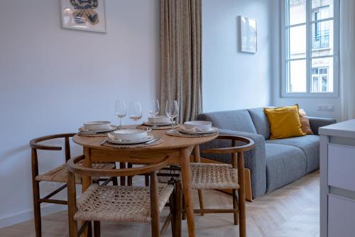 Photo de la galerie de l'établissement Appartement d'architectes - Vue - 300 m du Lac, à Annecy