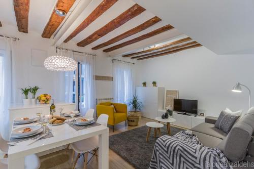 Center Pamplona Apartment UAT00537