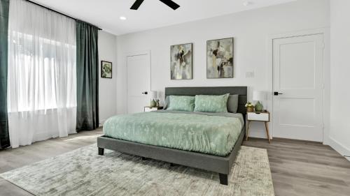 Ένα ή περισσότερα κρεβάτια σε δωμάτιο στο Urban Haven in the heart of Dallas l Pet Friendly