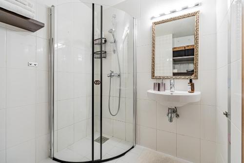 Ένα μπάνιο στο Revalia Tornimäe Amazing Views Premium Apartments