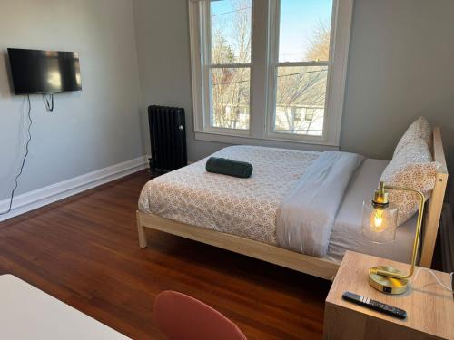 Postel nebo postele na pokoji v ubytování private room in middletown 4 minute to wesleyan univ