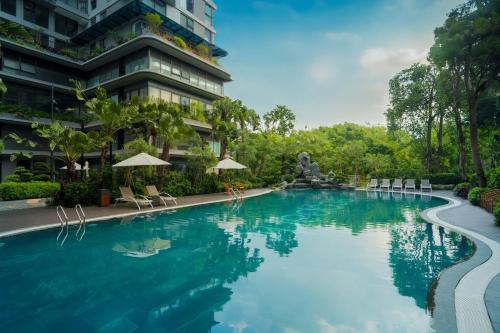 Bazén v ubytování Paradise sunshine in luxury 2Br apartment bathtub nebo v jeho okolí