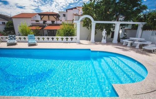 Πισίνα στο ή κοντά στο Amazing Apartment In Kampor With Sauna