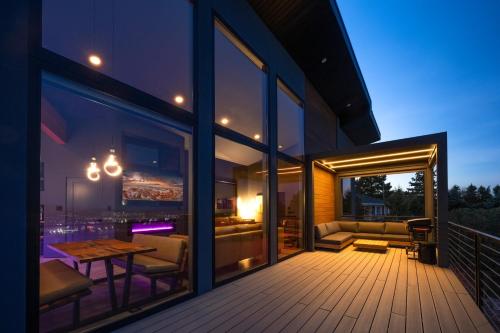 Ein Balkon oder eine Terrasse in der Unterkunft Modern Mtn-View Retreat, 18 Mi to Zion North