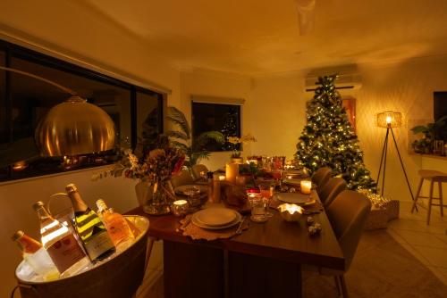 Minuman di Spacious Family Fun with SUV Hire, Games, Full Kitchen