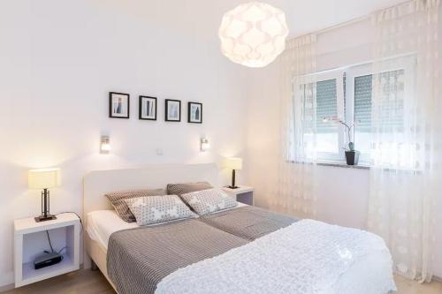 Modern 2-Bedroom Medulin Apartment with Balcony & Free Parking