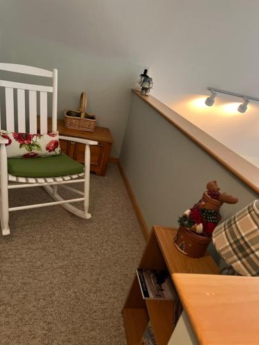 Ruang duduk di Mountains and Lakes escape of New England