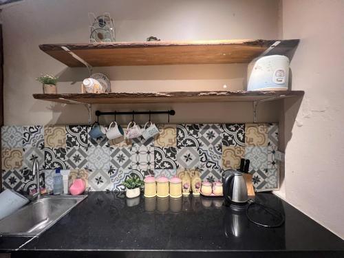 Kuchyň nebo kuchyňský kout v ubytování Almanach House 42C Lý Thường Kiệt, Hoàn Kiếm, Hà Nội