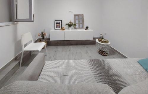 Katil atau katil-katil dalam bilik di Beautiful Apartment In Ugljan With Wifi