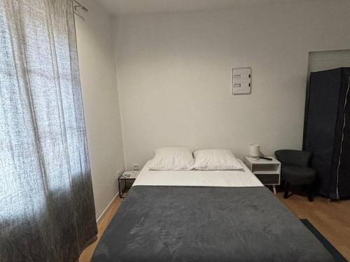 Photo de la galerie de l'établissement Studio moderne avec climatisation et Wi-Fi proche des Thermes, animaux acceptés - FR-1-703-197, à Amélie-les-Bains-Palalda