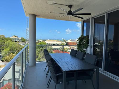 Balkoni atau teres di Stunning Sub Penthouse