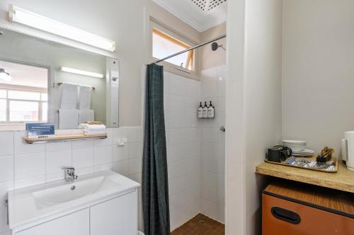Econo Lodge Port Augustaにあるバスルーム