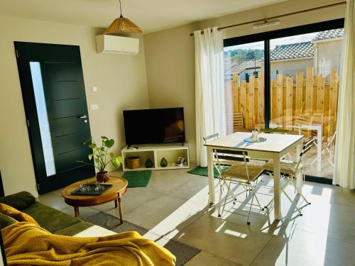 Posezení v ubytování Maison, privative, lumineuse, suréquipée terrasse et parking