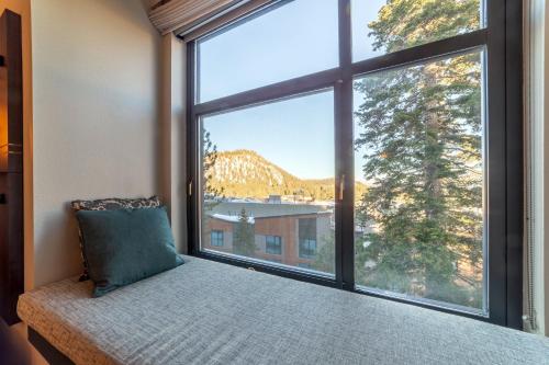 Katil atau katil-katil dalam bilik di Updated Pet Friendly Monache Studio with Views!