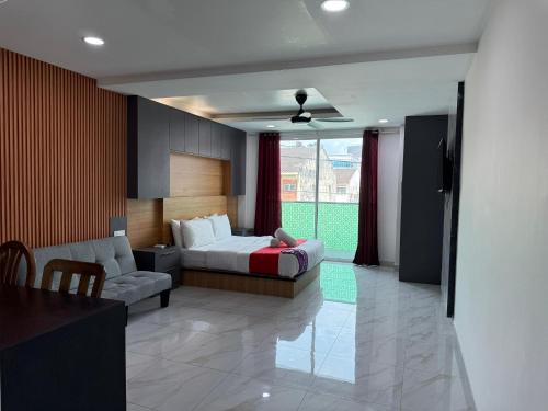 Una cama o camas en una habitación de Prime Suite at Ampang - Individual Private Rooms