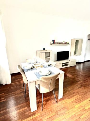 Μια τηλεόραση ή/και κέντρο ψυχαγωγίας στο Martina's Nest